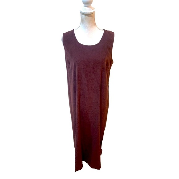 Erika faux micro suede sleeveless maxi dress in burgundy back slit size large - Picture 2 of 9